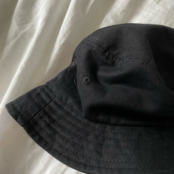 Black bucket hat - Picture 5 of 5